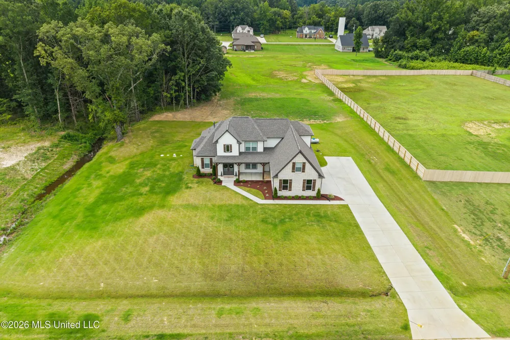 230 Centerline Roper Loop Byhalia, MS 38611