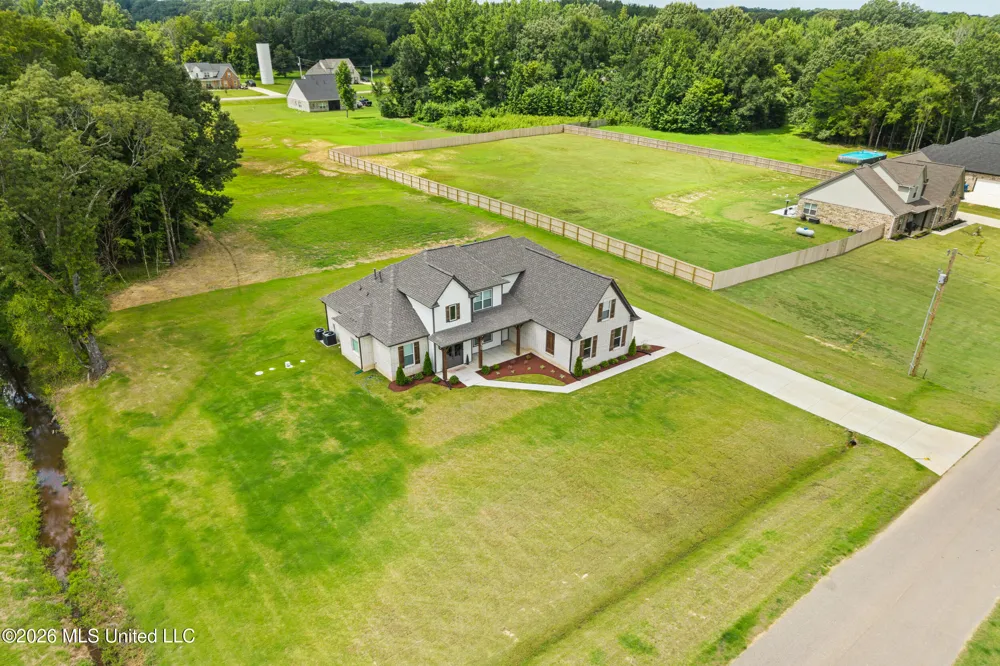 230 Centerline Roper Loop Byhalia, MS 38611