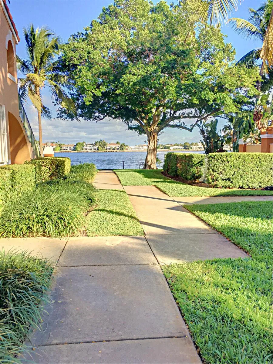 160 YACHT CLUB WAY #210 Hypoluxo, FL 33462