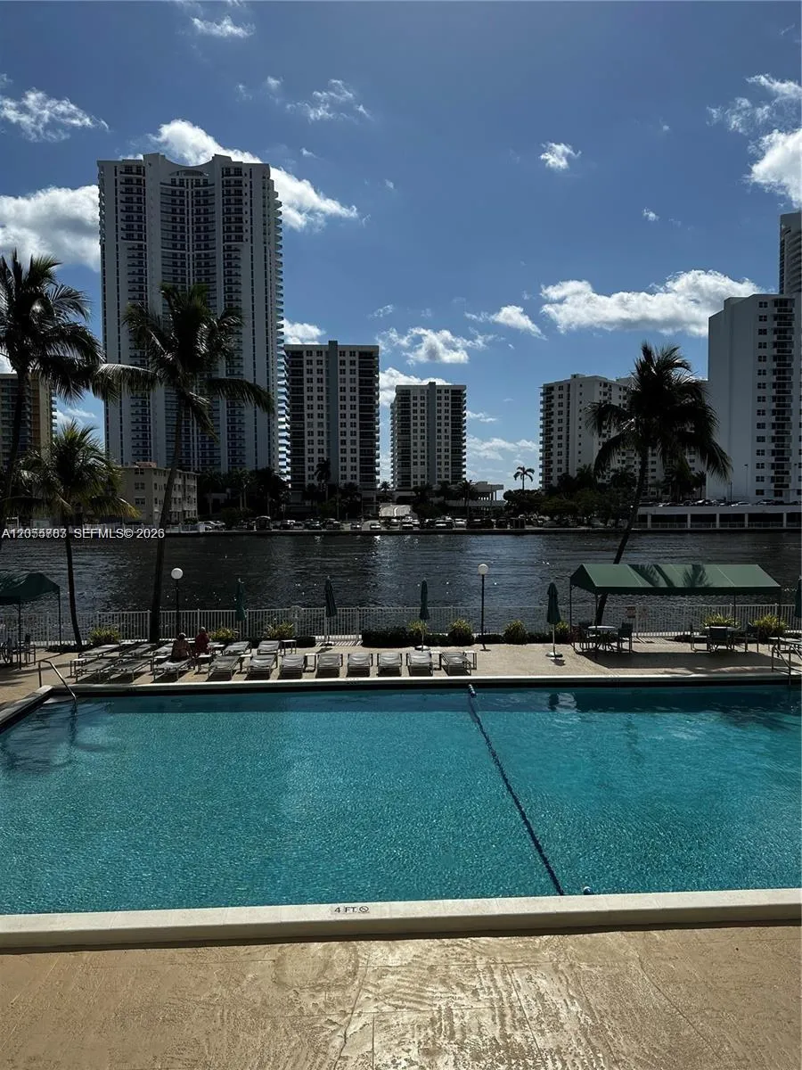 800 Parkview Dr #412 Hallandale Beach, FL 33009