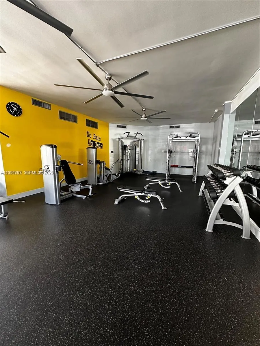 800 Parkview Dr #412 Hallandale Beach, FL 33009