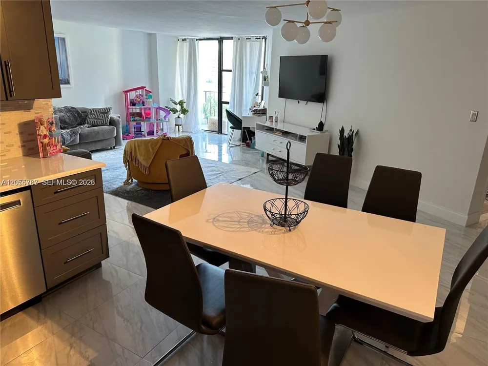800 Parkview Dr #412 Hallandale Beach, FL 33009