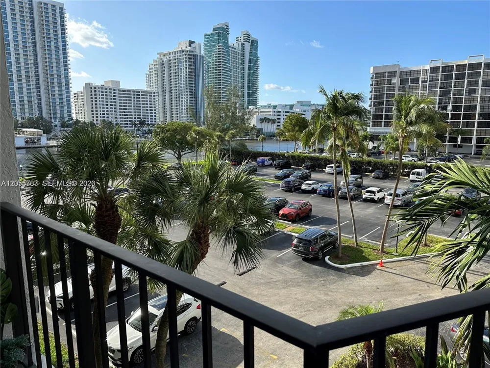 800 Parkview Dr #412 Hallandale Beach, FL 33009