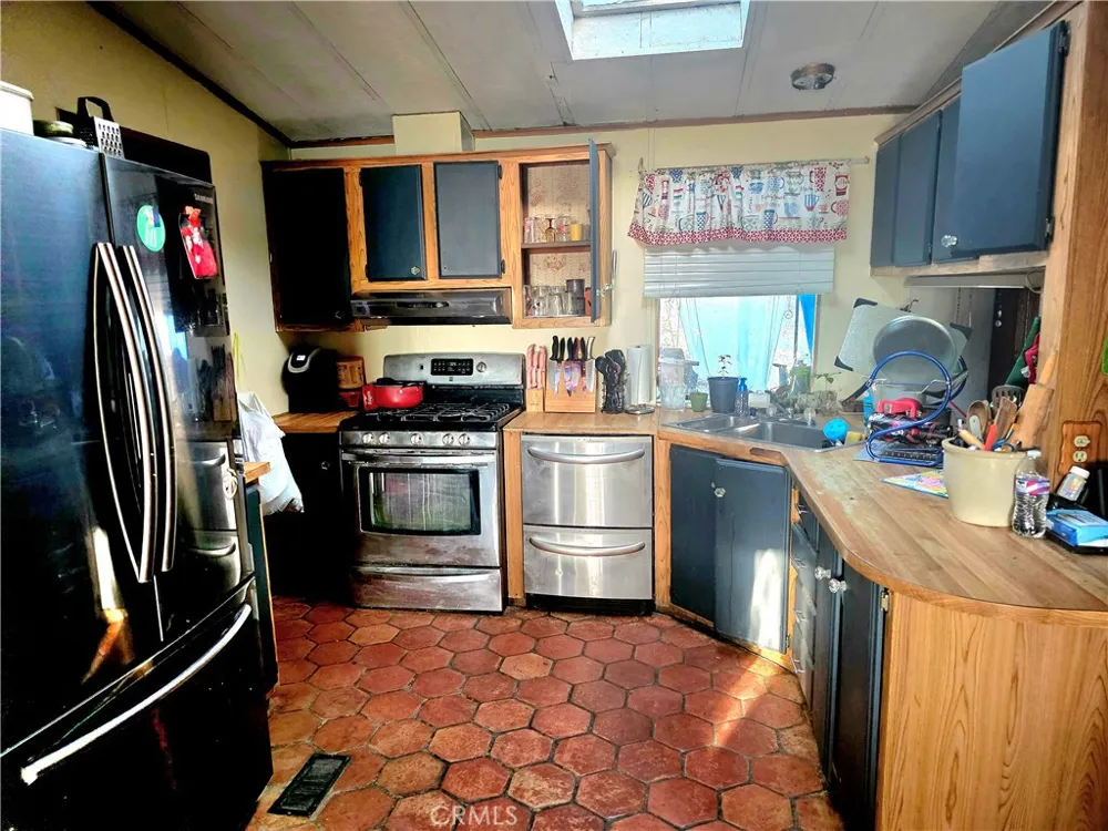 10623 Desert View Pinon Hills, CA 92372