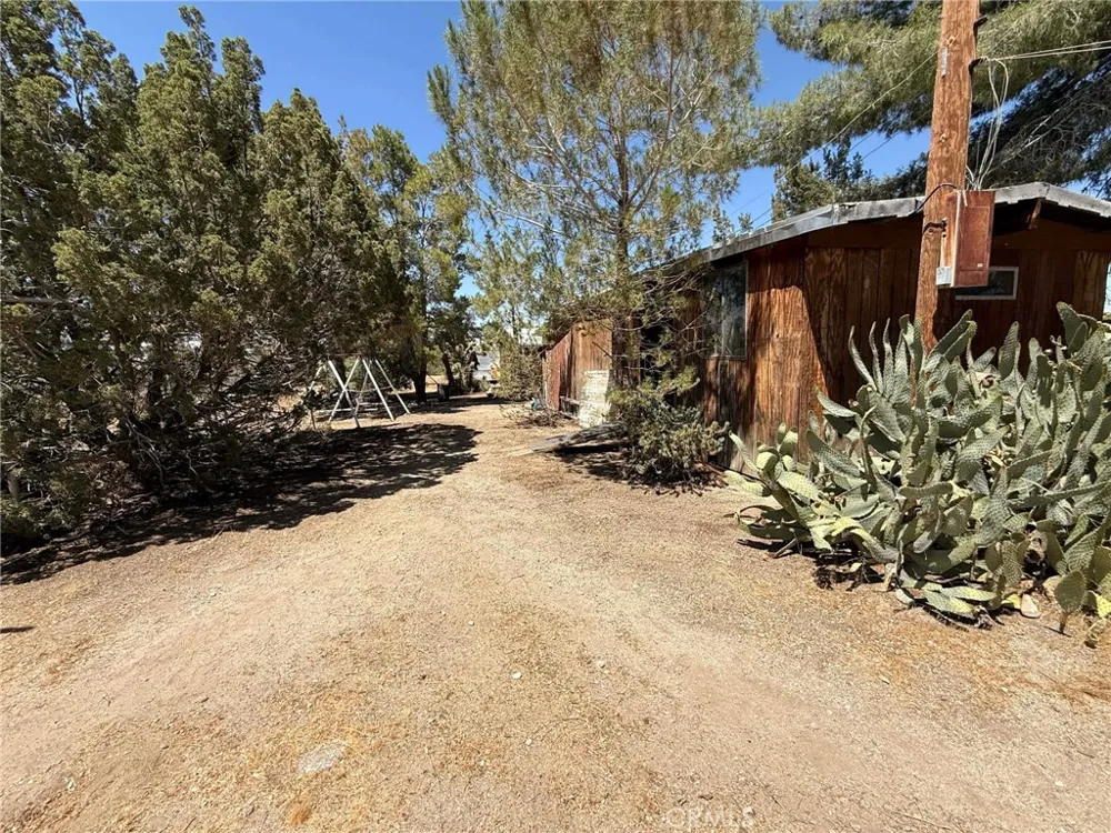 10623 Desert View Pinon Hills, CA 92372