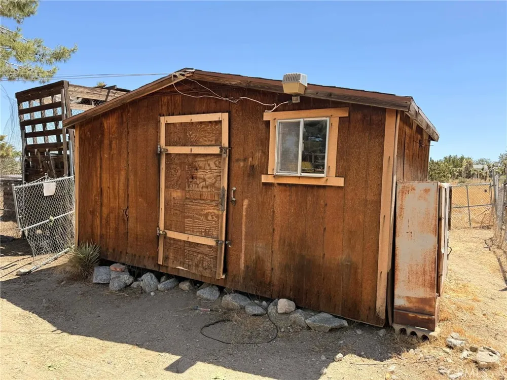 10623 Desert View Pinon Hills, CA 92372