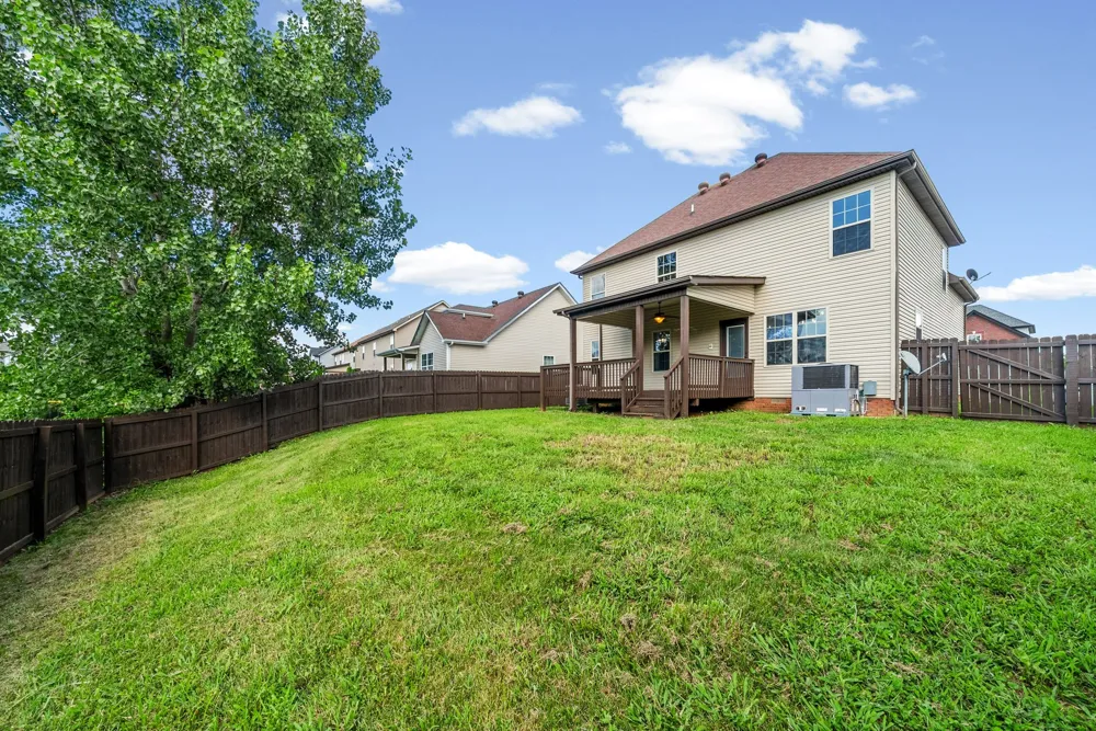 3718 Tradewinds Ter Clarksville, TN 37040