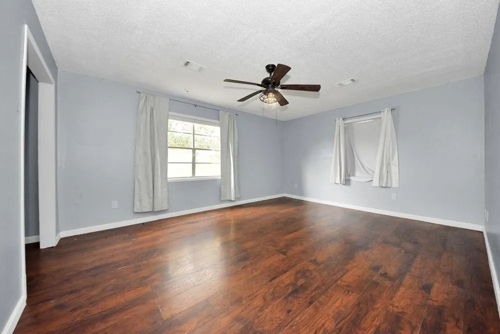 36576 Howell Rd Hempstead, TX 77445