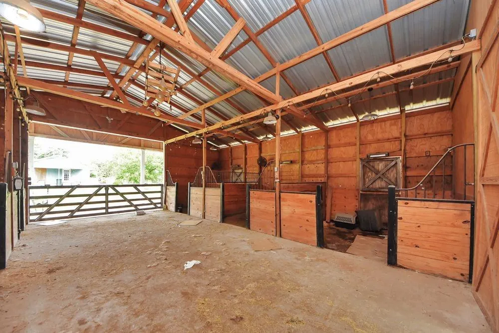 36576 Howell Rd Hempstead, TX 77445