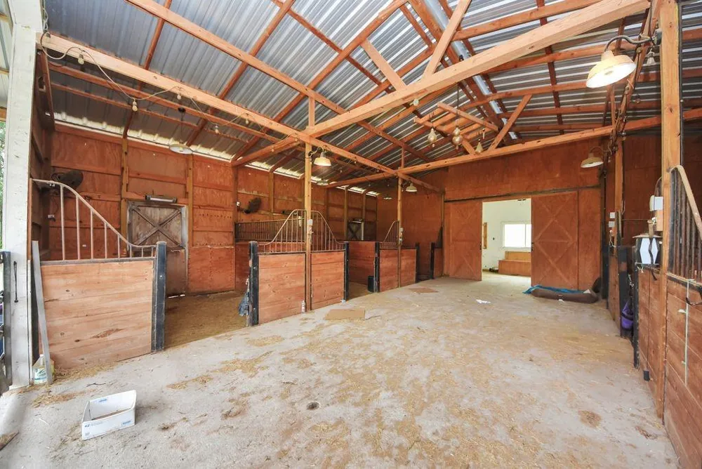 36576 Howell Rd Hempstead, TX 77445