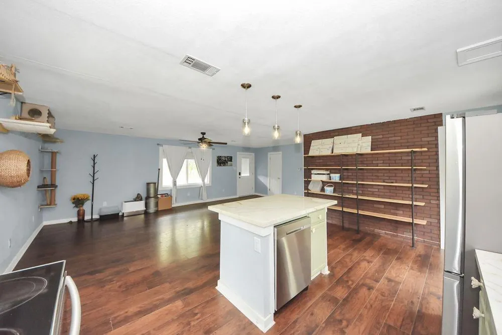 36576 Howell Rd Hempstead, TX 77445