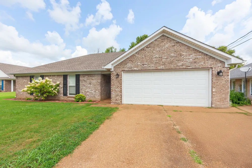 163 Romie Dr Jackson, TN 38305