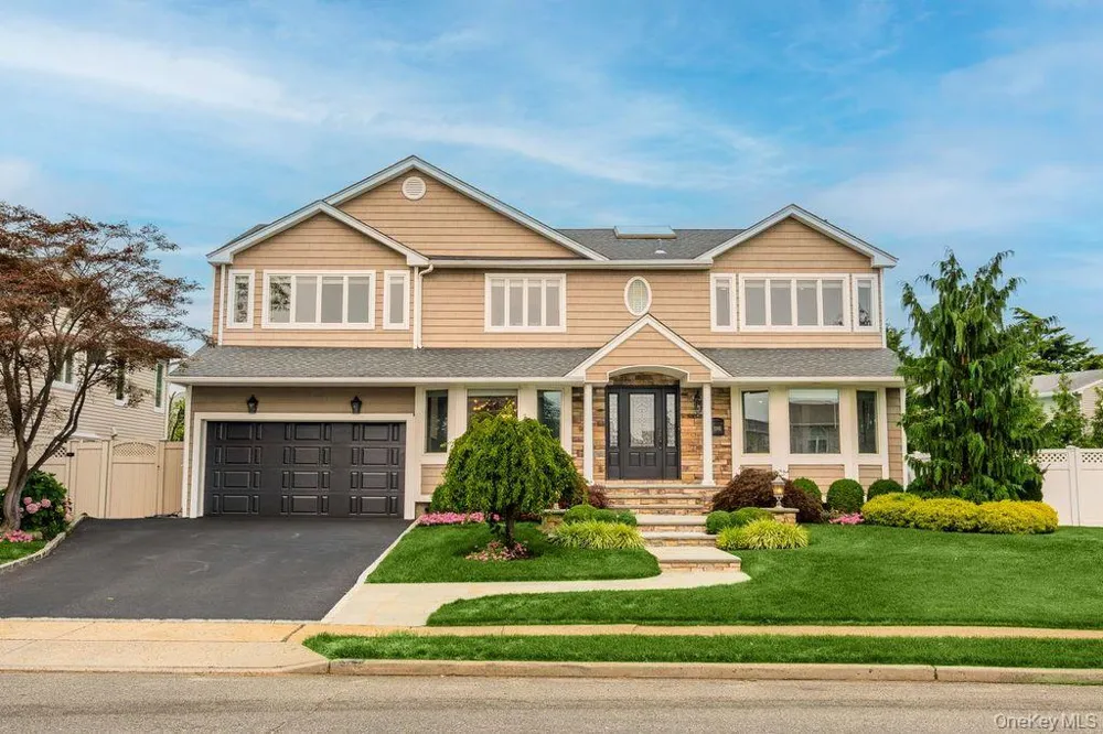 3343 Seawane Drive Merrick, NY 11566