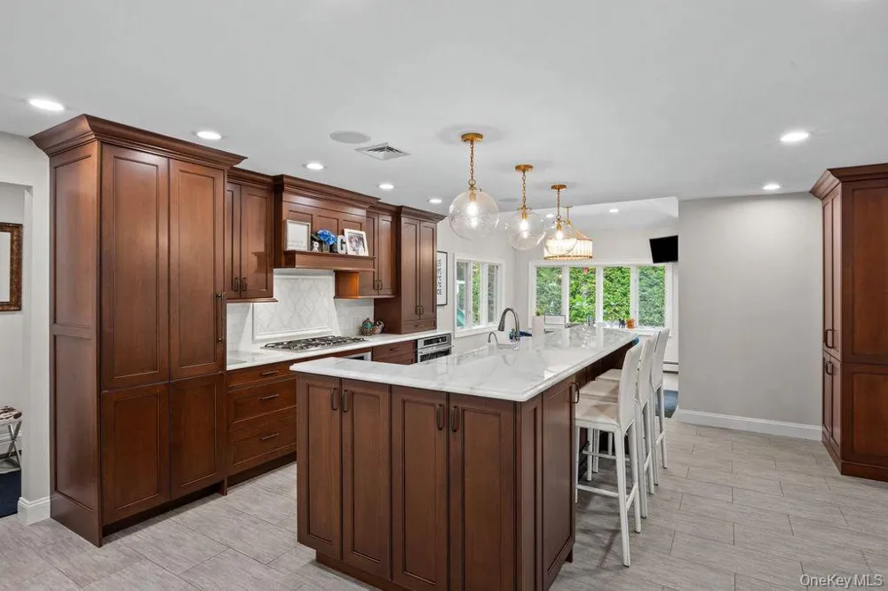 3343 Seawane Drive Merrick, NY 11566