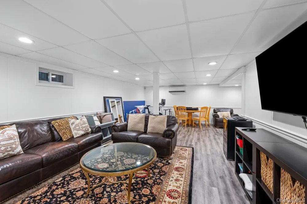 3343 Seawane Drive Merrick, NY 11566