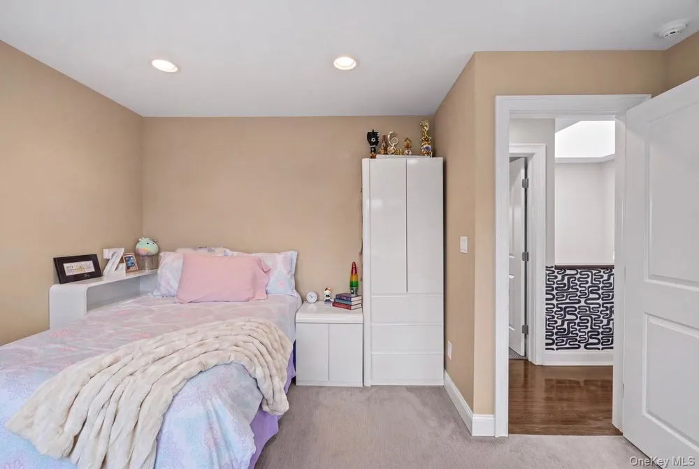 3343 Seawane Drive Merrick, NY 11566