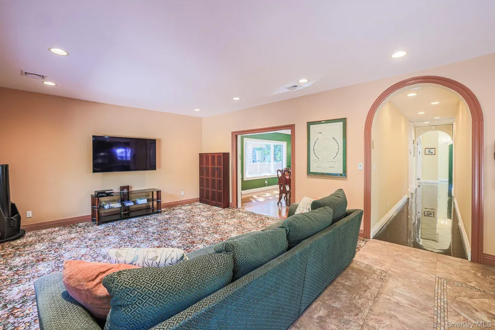 410 Broadway Cedarhurst, NY 11516
