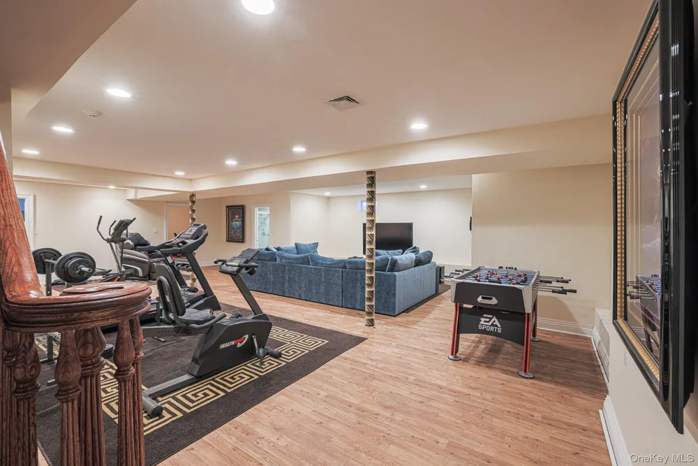 410 Broadway Cedarhurst, NY 11516