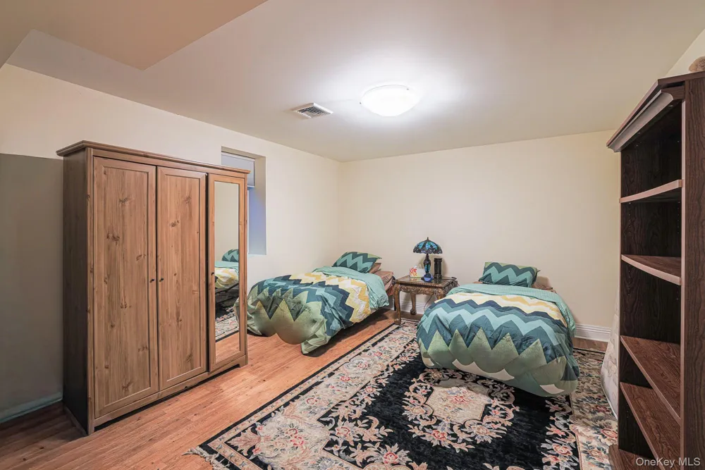 410 Broadway Cedarhurst, NY 11516