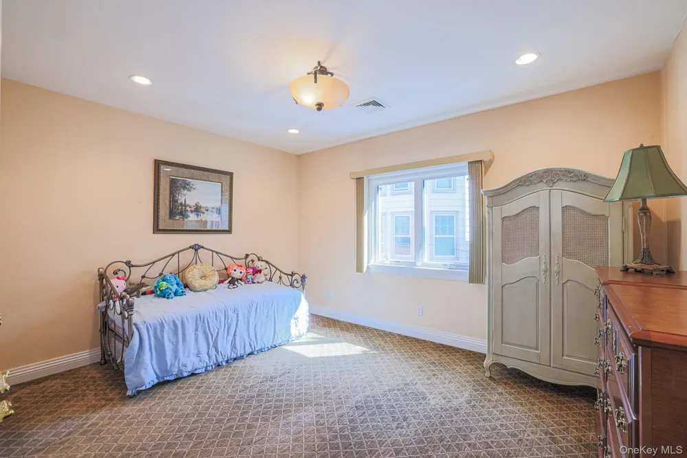 410 Broadway Cedarhurst, NY 11516