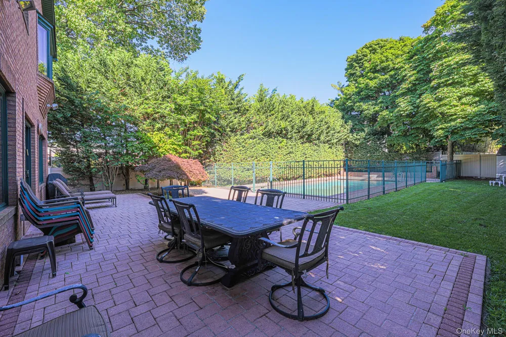 410 Broadway Cedarhurst, NY 11516