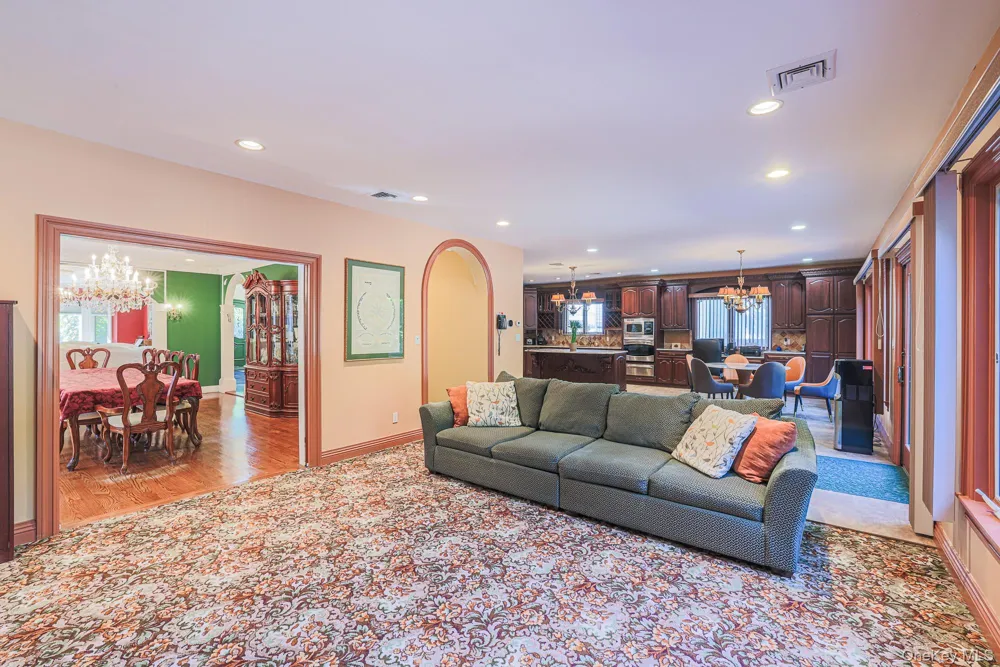 410 Broadway Cedarhurst, NY 11516