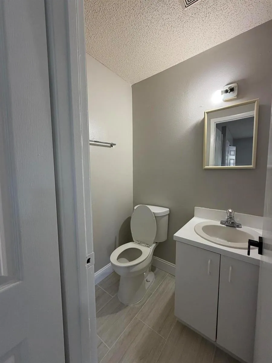 1605 42ND STREET Fort Pierce, FL 34947