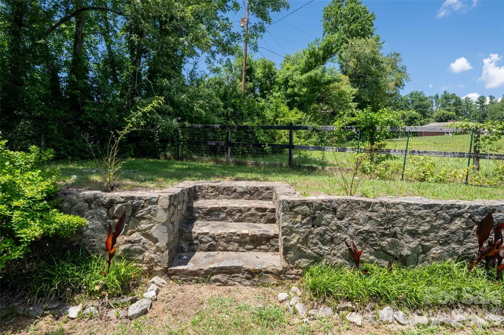 187 Sheehan Road Fletcher, NC 28732