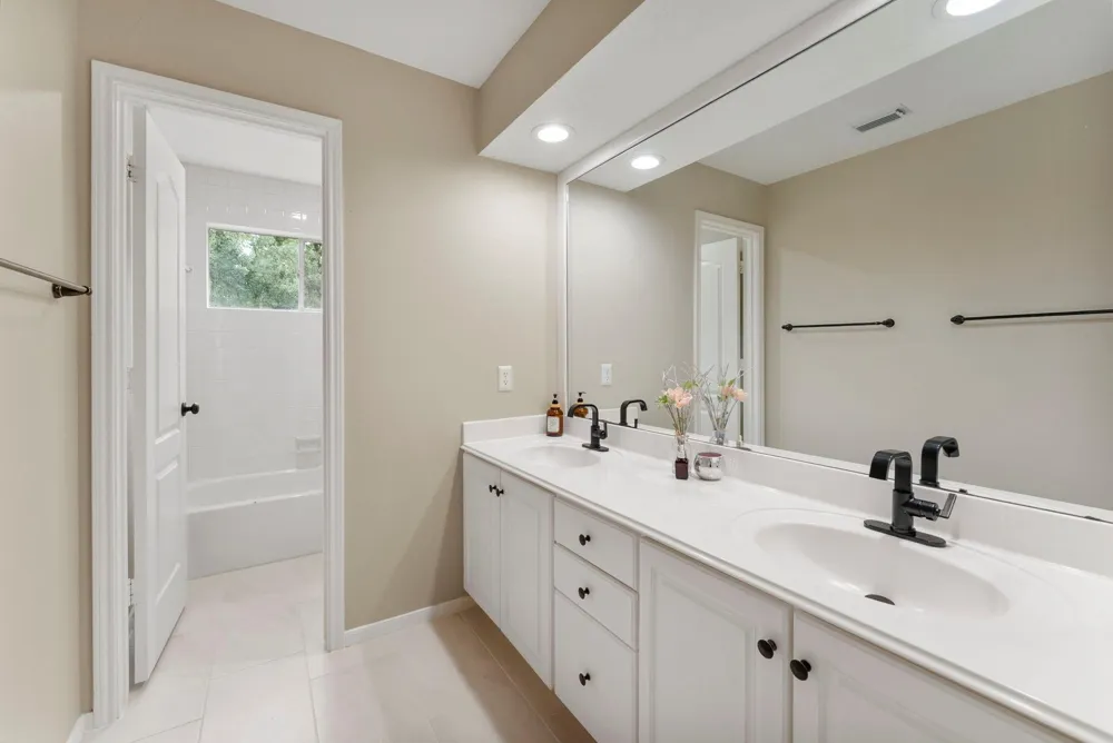 66 Candle Pine Place The Woodlands, TX 77381