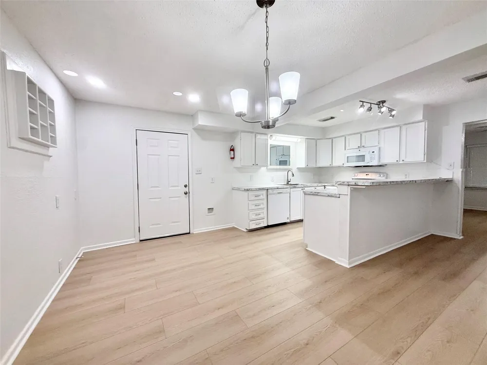 1121 Chenango Street Angleton, TX 77515