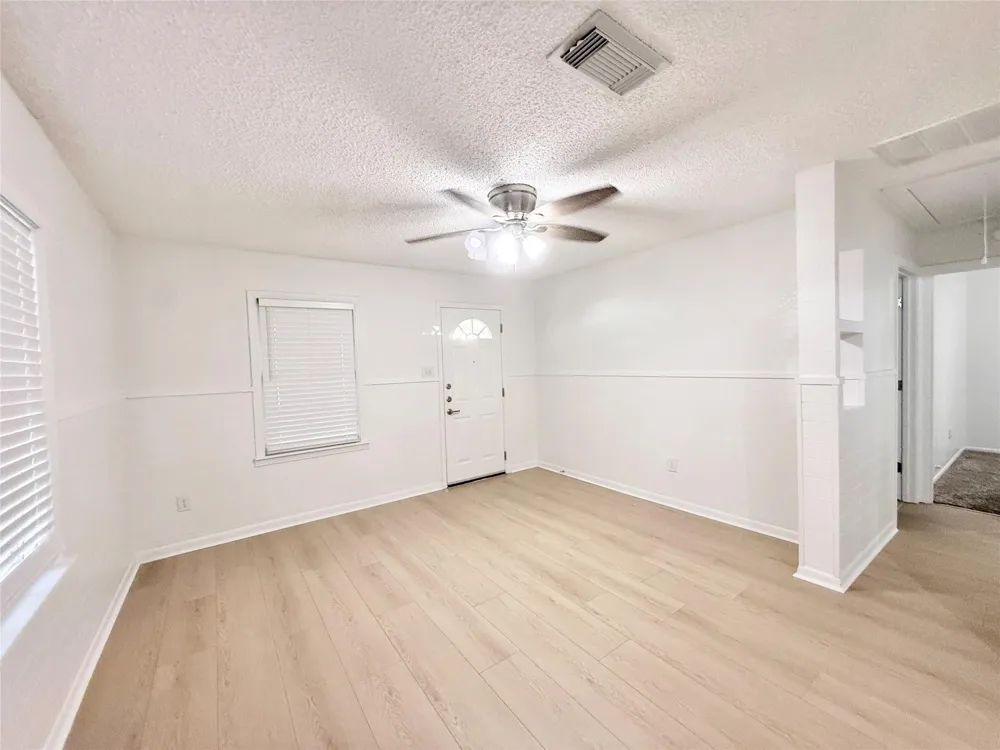 1121 Chenango Street Angleton, TX 77515