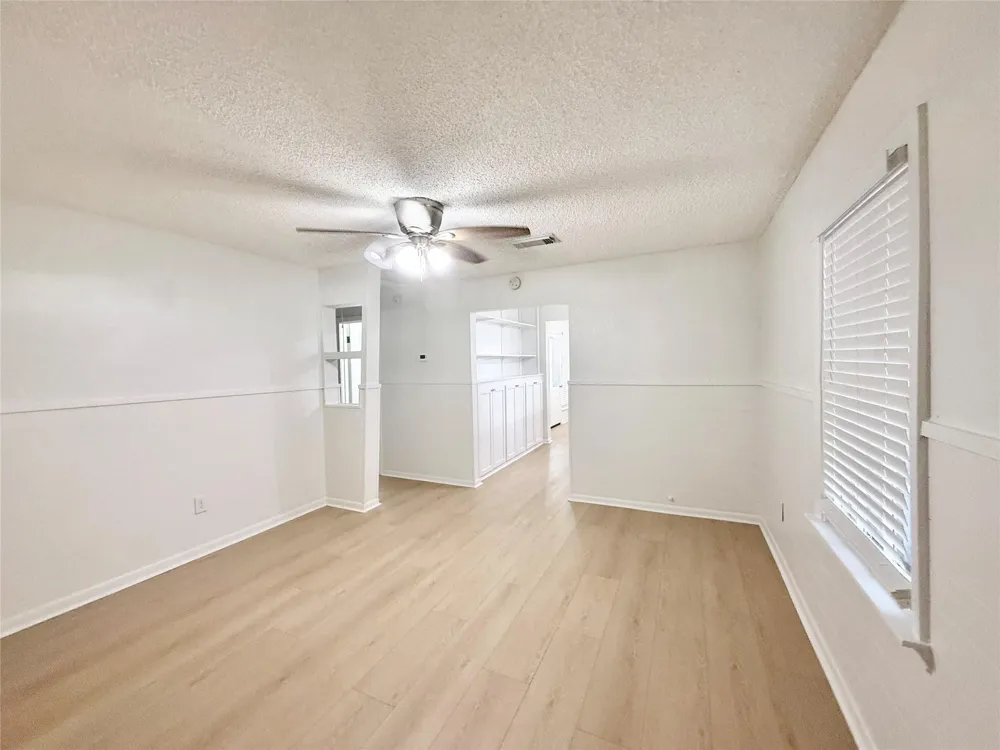 1121 Chenango Street Angleton, TX 77515