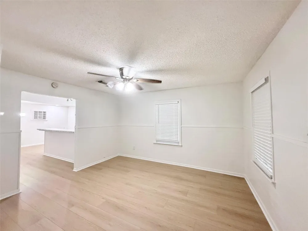1121 Chenango Street Angleton, TX 77515