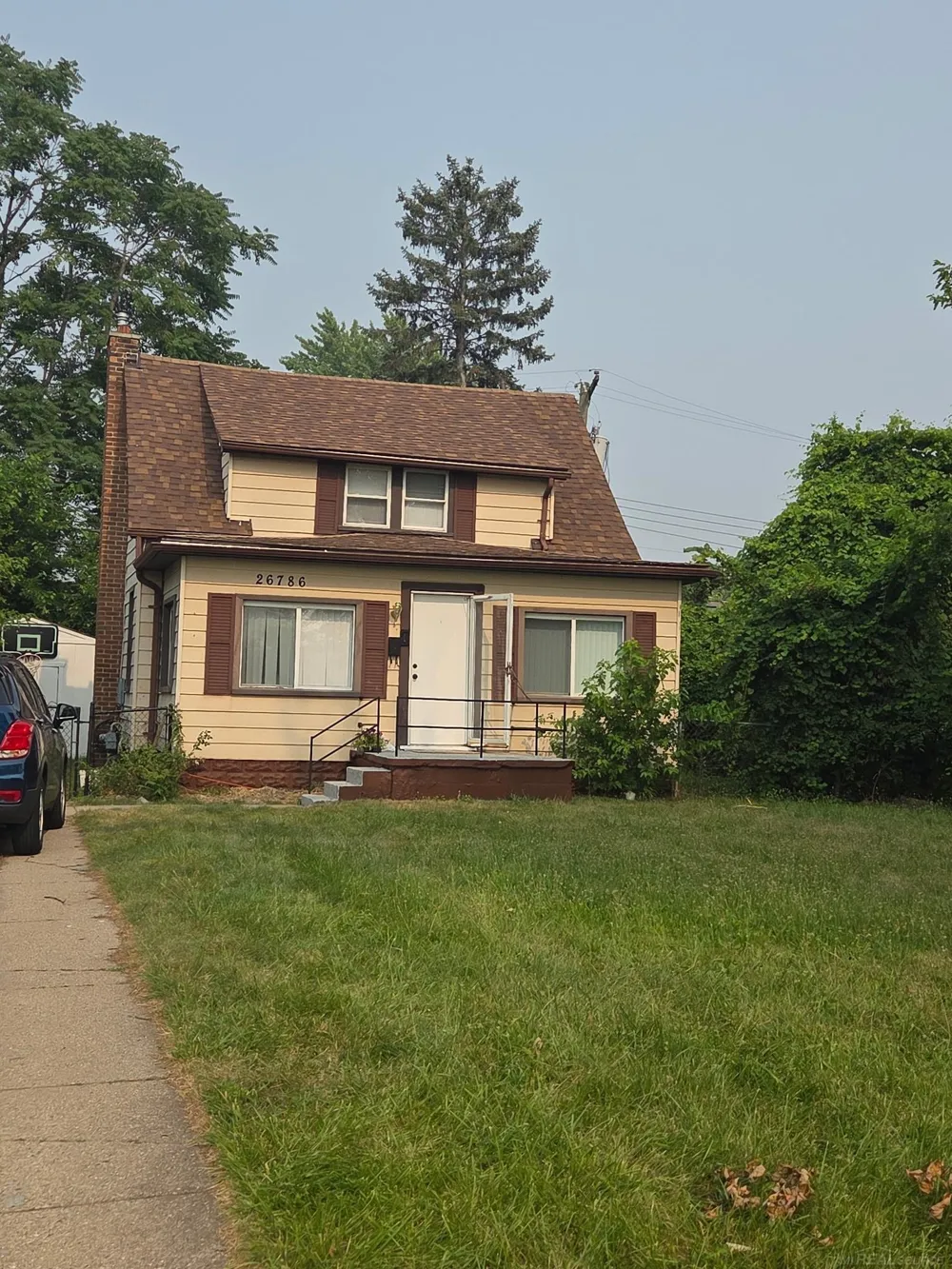 26786 barrington Street Madison Heights City, MI 48071