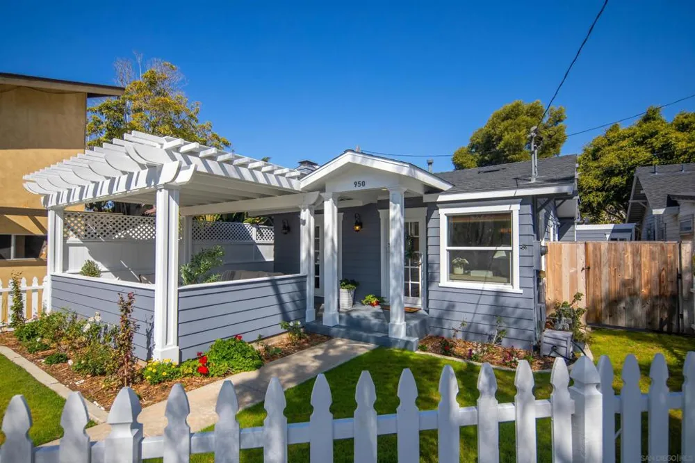 950 Olive Ave Coronado, CA 92118