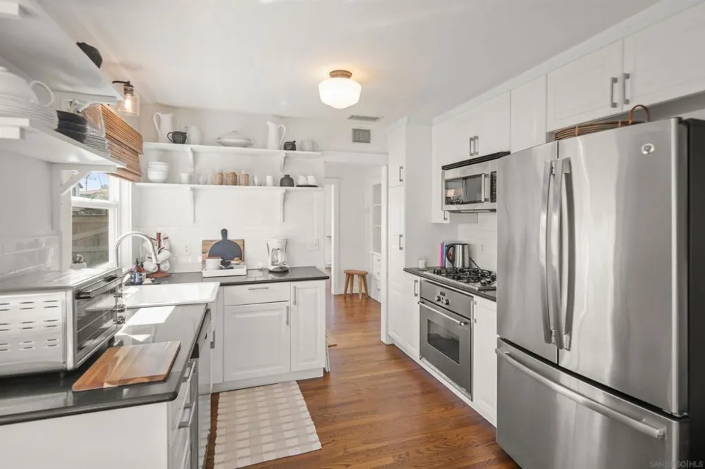 950 Olive Ave Coronado, CA 92118
