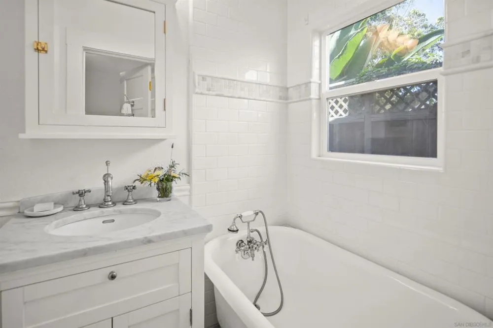 950 Olive Ave Coronado, CA 92118