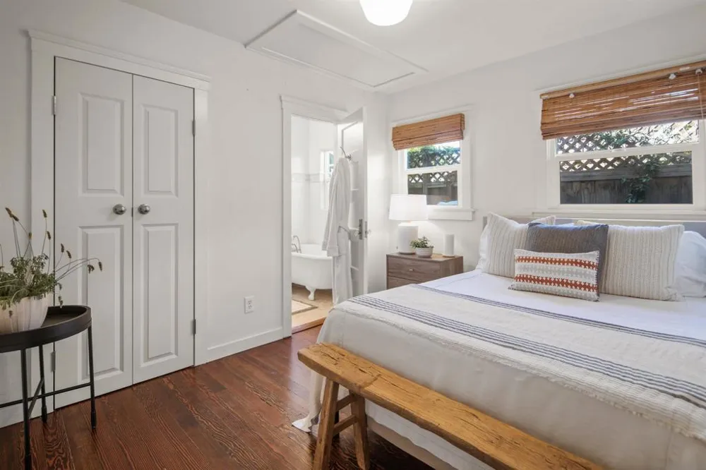 950 Olive Ave Coronado, CA 92118