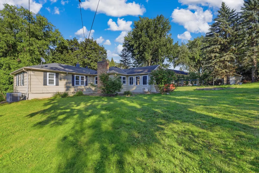 6208 Hillside Road Edina, MN 55436