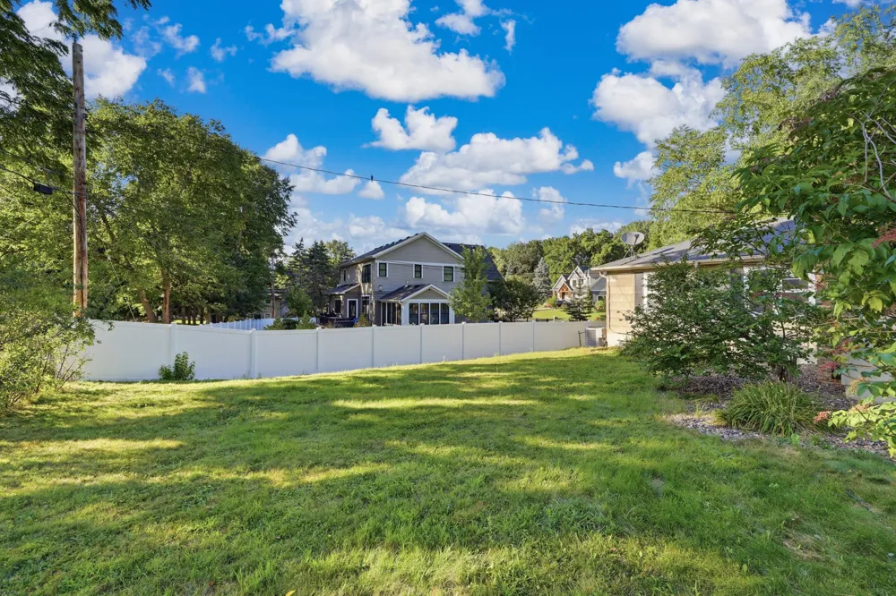 6208 Hillside Road Edina, MN 55436