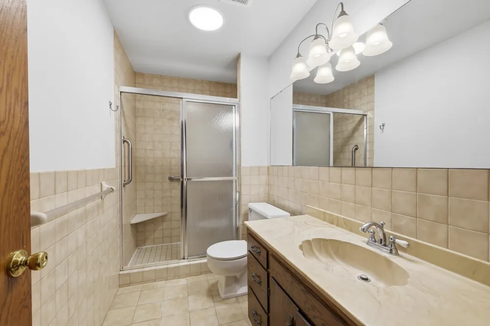 6208 Hillside Road Edina, MN 55436