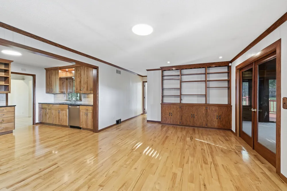 6208 Hillside Road Edina, MN 55436