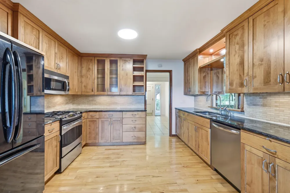 6208 Hillside Road Edina, MN 55436