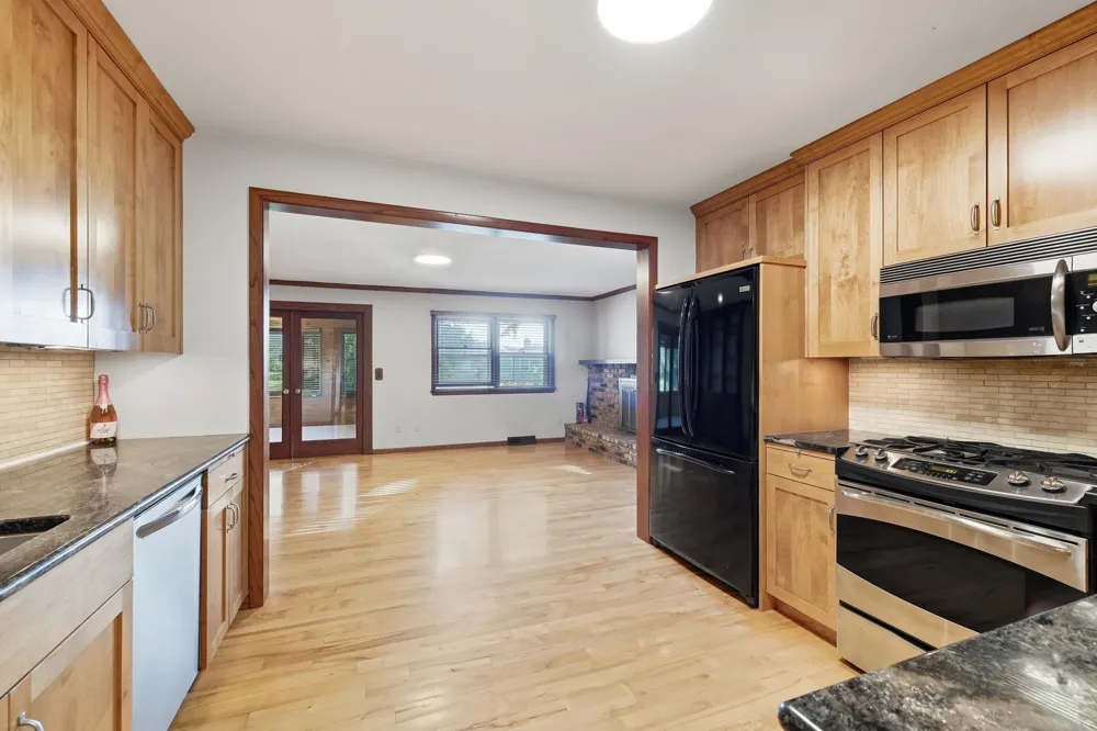 6208 Hillside Road Edina, MN 55436