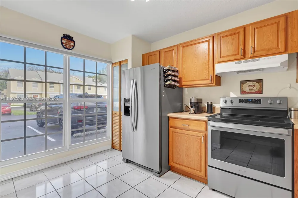 2881 S Cambridge Ln Cooper City, FL 33026