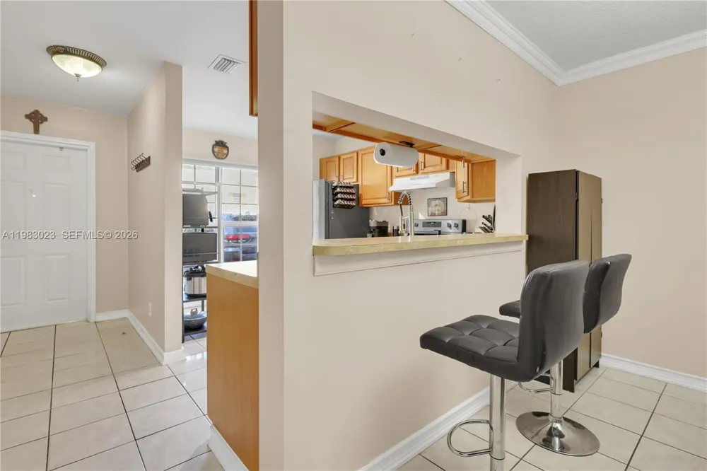 2881 S Cambridge Ln Cooper City, FL 33026