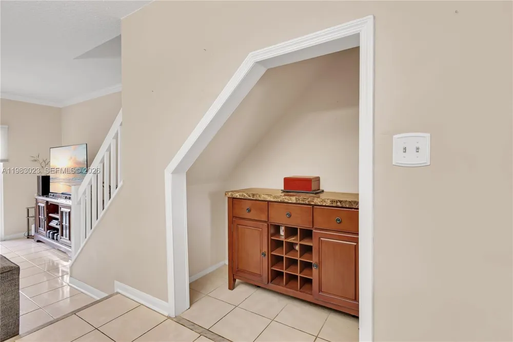 2881 S Cambridge Ln Cooper City, FL 33026