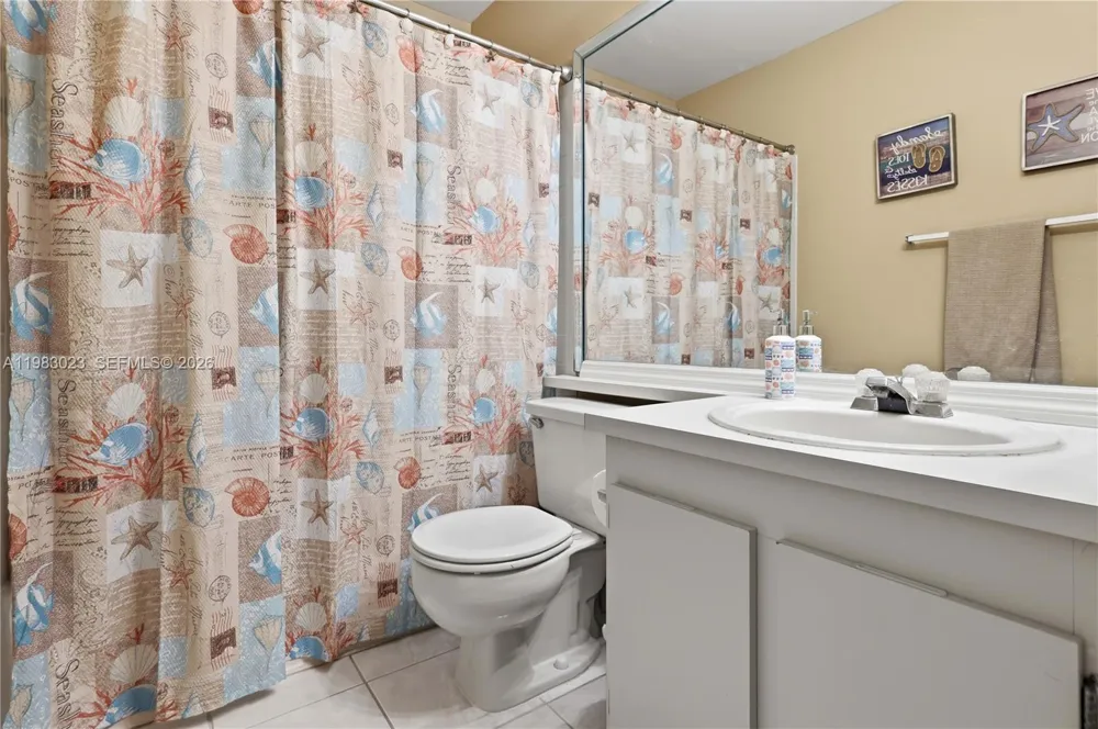 2881 S Cambridge Ln Cooper City, FL 33026