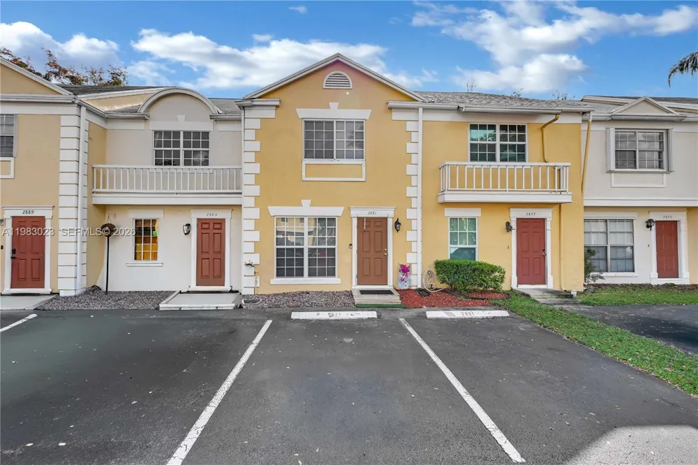 2881 S Cambridge Ln Cooper City, FL 33026