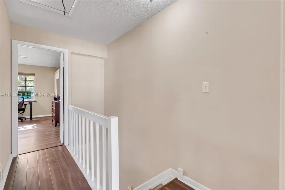 2881 S Cambridge Ln Cooper City, FL 33026
